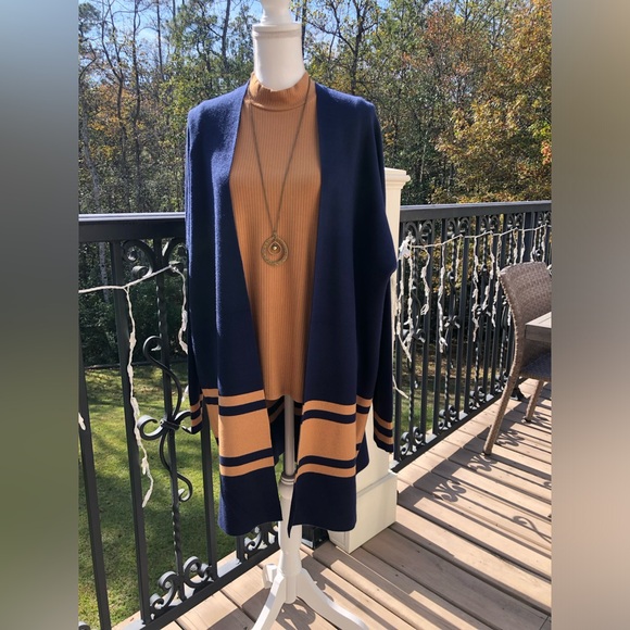 crown & ivy Sweaters - NWT Crown and Ivy Navy color block  Open Cardigan- Size XL